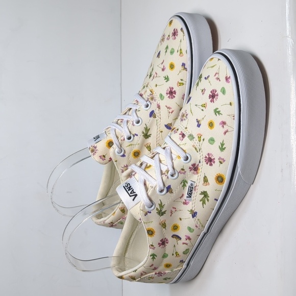 NWOT Vans Floral Classic Floral Canvas off the wall Sneakers womans size 9.5 - Picture 1 of 11